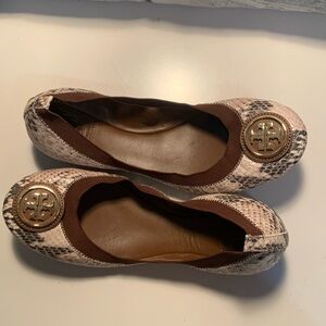 Tory Burch, natural almond python, print ballet flats size 8